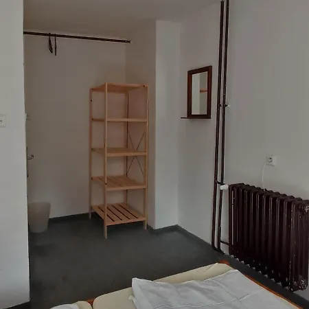 Chata Barborka Отель Лоучна-под-Клиновцем